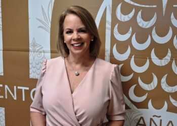 evelyn wever croes large