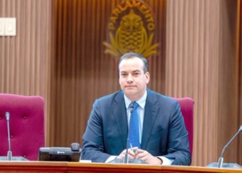 reunion staten large