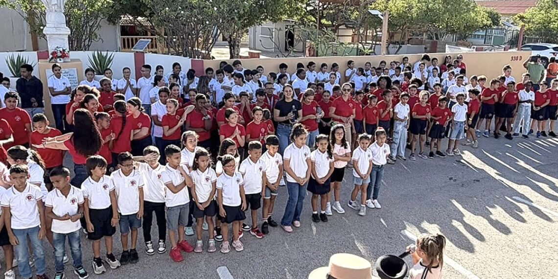 National School Dande Paranda Visits Colegio Sagrado Corazon in Savaneta savaneta 01 large