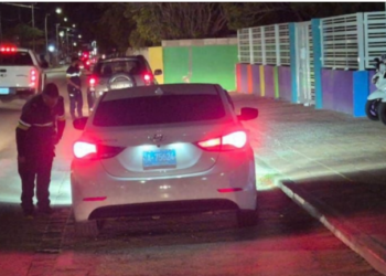 Passenger Pulls Firearm on Police During Traffic Control in Oranjestad
