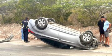 No Injuries in Car Overturn on Green Corridor, Aruba