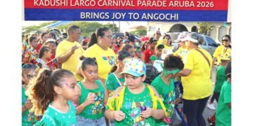 carnival cruise line donates 15 (75)