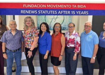 carnival cruise line donates 15 (77)