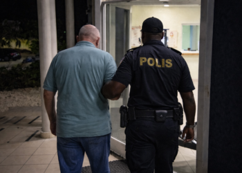 Aruba police DUI elderly driver arrest