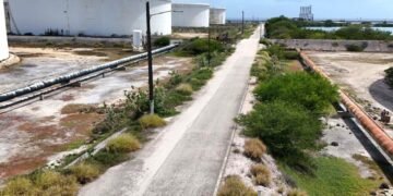 Request Open for Lease of 17 Crude Oil Tanks in Aruba Aruba crude oil storage lease