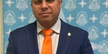 Pieters Criticizes Sneek Over Parliamentary Suspension