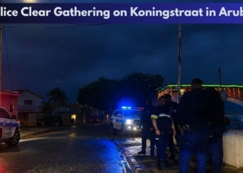 Police Clear Gathering on Koningstraat in Aruba