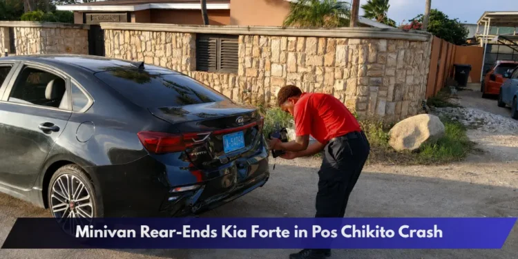 Minivan Rear-Ends Kia Forte in Pos Chikito Crash