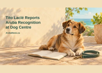 Conceptual editorial illustration, not the actual dog or training centre: a calm mixed-breed dog beside a blank notebook and woven leash on a sunny terrace, with the Tito Laclé headline and ArubaNews.ca branding.